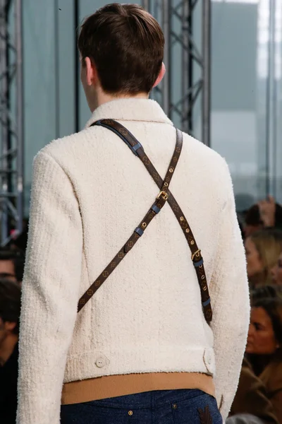 Look 36
